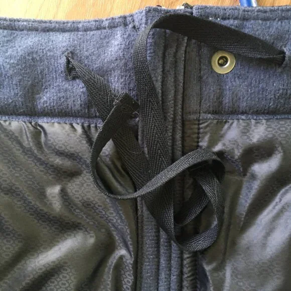 Athleta Toasty Buns Mini Skirt Women's Size 14 Black Quilted Puffer Insulated - Picture 11 of 12